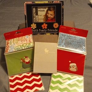 NIPkg Collection of 6 Christmas Photo Albums a Baby Photo Album + aPicture Frame
